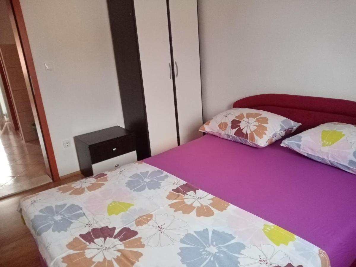 Apartman Kristina Sa Dvije Sobe Биоград-на-Мору Экстерьер фото