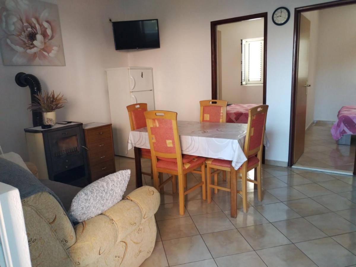 Apartman Kristina Sa Dvije Sobe Биоград-на-Мору Экстерьер фото