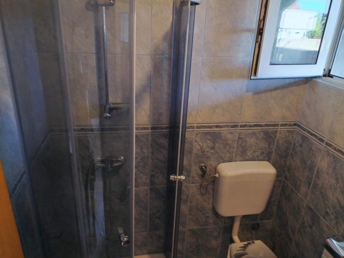 Apartman Kristina Sa Dvije Sobe Биоград-на-Мору Экстерьер фото